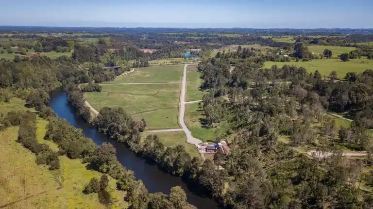 Masterplan general de parcelas en venta con orilla de río en el sur